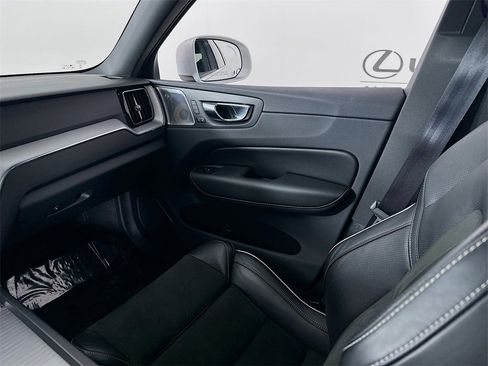 Used 2019 Volvo XC60 T6 R-Design w/ Protection Package Premier image 26