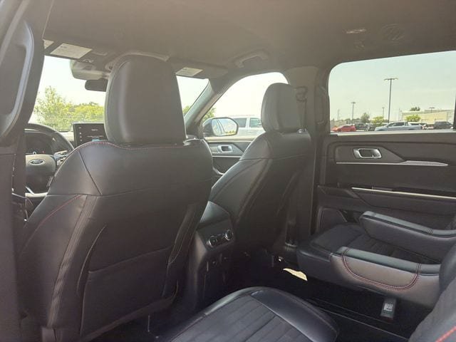 Used 2025 Ford Explorer ST-Line AWD/4WD image 23