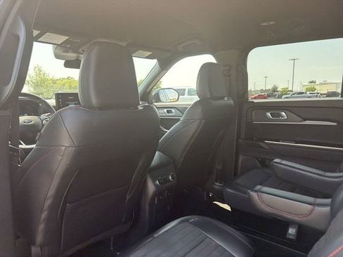Used 2025 Ford Explorer ST-Line AWD/4WD image 23