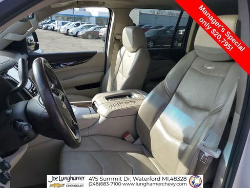 Certified 2016 Cadillac Escalade ESV Luxury image 21