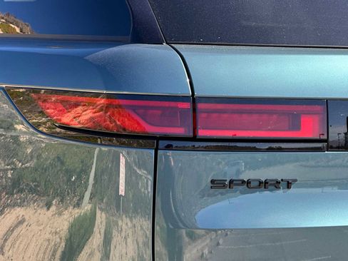 Used 2023 Land Rover Range Rover Sport SE Dynamic image 28