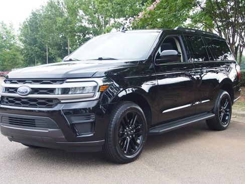 Certified 2024 Ford Expedition XLT RWD image 3