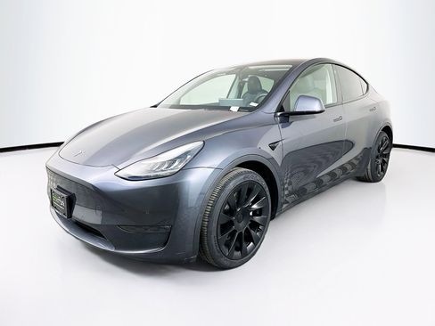 Used 2021 Tesla Model Y Long Range image 3