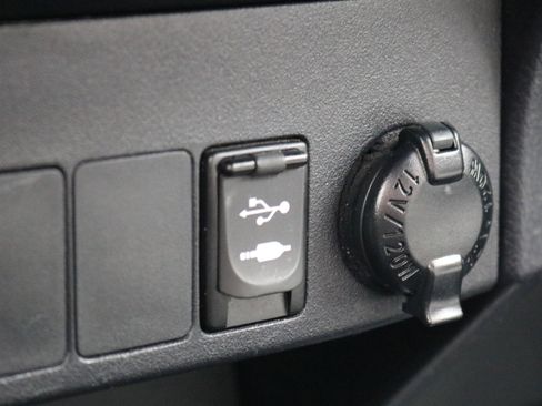 Used 2016 Toyota RAV4 XLE image 16