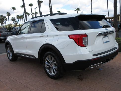 Certified 2023 Ford Explorer XLT w/ Equipment Group 202A AWD/4WD image 2
