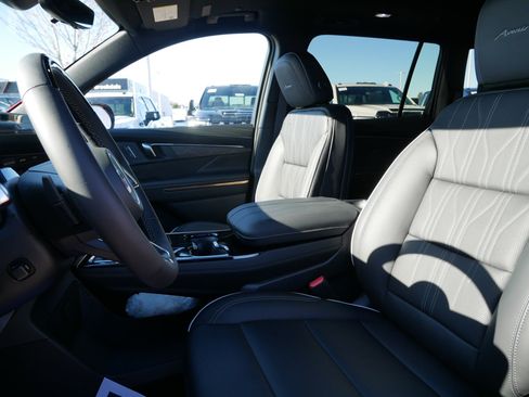 New 2026 Buick Enclave Avenir w/ Super Cruise Package image 4