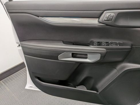 Used 2024 Ford Ranger Lariat image 8