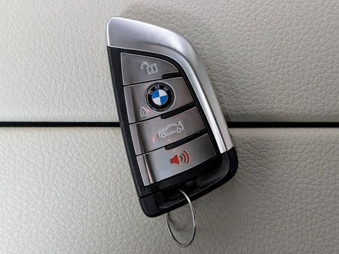 Used 2023 BMW 540i xDrive w/ M Sport Package image 40