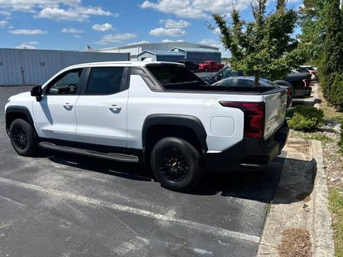 Used 2024 Chevrolet Silverado EV W/T AWD/4WD image 2