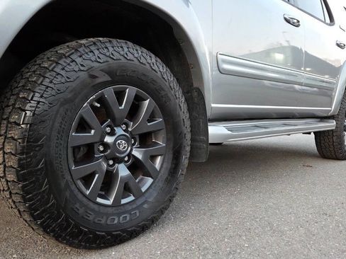 Used 2002 Toyota Sequoia Limited image 7