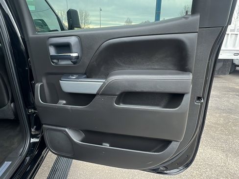 Used 2015 Chevrolet Silverado 1500 LTZ Z71 w/ Custom Sport Edition image 17