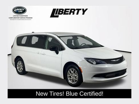 Used 2024 Chrysler Voyager LX FWD image 1