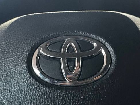 Used 2021 Toyota Corolla LE w/ Carpet Mat Package (TMS) FWD image 11