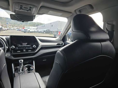 Used 2020 Toyota Highlander Platinum image 14