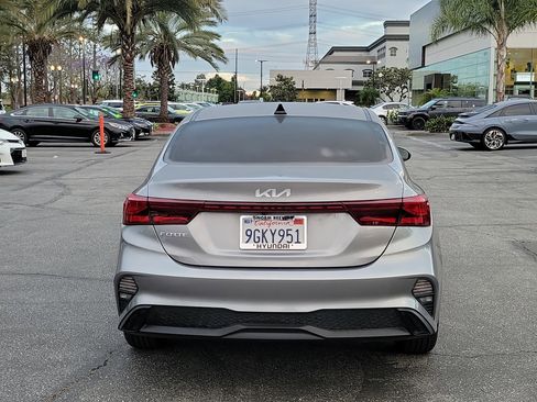 Used 2023 Kia Forte LXS image 4