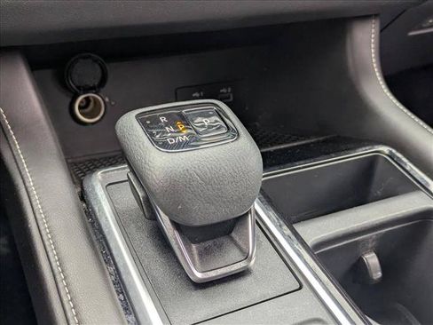 Used 2022 Nissan Pathfinder SL AWD/4WD image 11