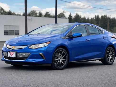Used 2017 Chevrolet Volt Premier w/ Driver Confidence II Package FWD image 2