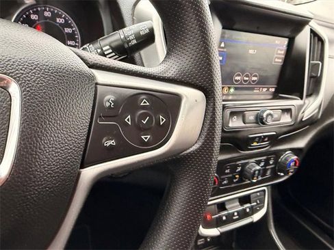 Used 2022 GMC Terrain SLE w/ Driver Convenience Package image 14
