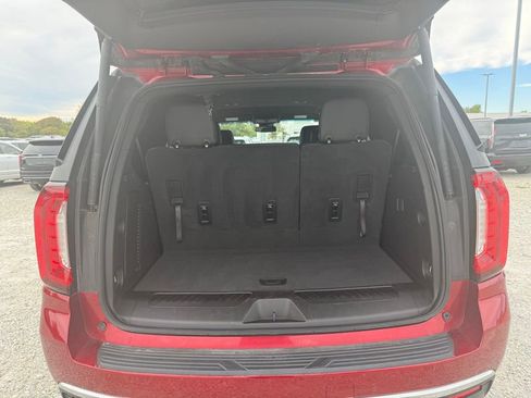 Used 2024 GMC Yukon SLT image 11