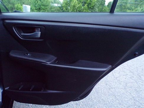 Used 2016 Toyota Camry LE FWD image 21
