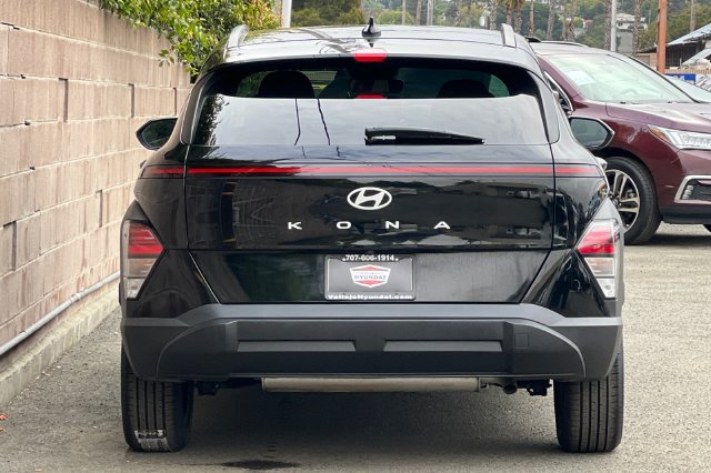 Used 2025 Hyundai Kona SEL FWD image 7