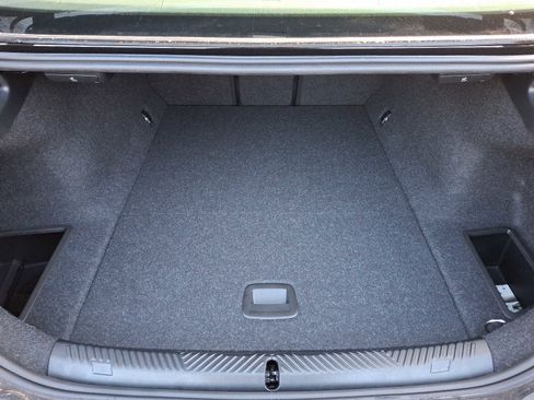 Used 2024 BMW i5 eDrive40i w/ Premium Package image 28