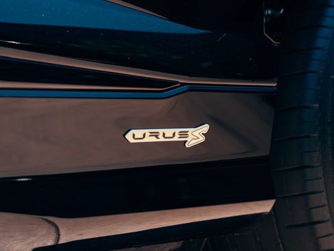 Used 2024 Lamborghini Urus S AWD/4WD image 21