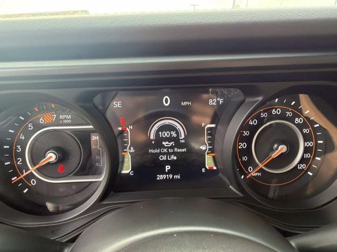 Used 2026 Jeep Wrangler Unlimited Rubicon AWD/4WD image 26