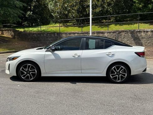 Used 2025 Nissan Sentra SR w/ SR Premium Package FWD image 8
