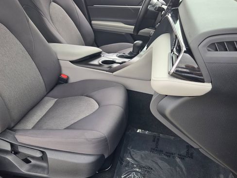 Used 2023 Toyota Camry LE image 19