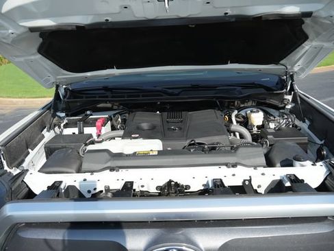 Used 2025 Toyota Tundra Limited AWD/4WD image 13