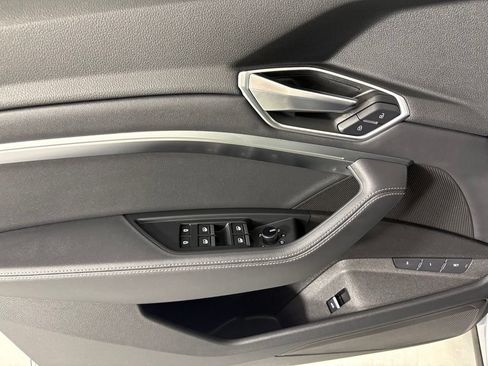 Used 2022 Audi e-tron Premium AWD/4WD image 19