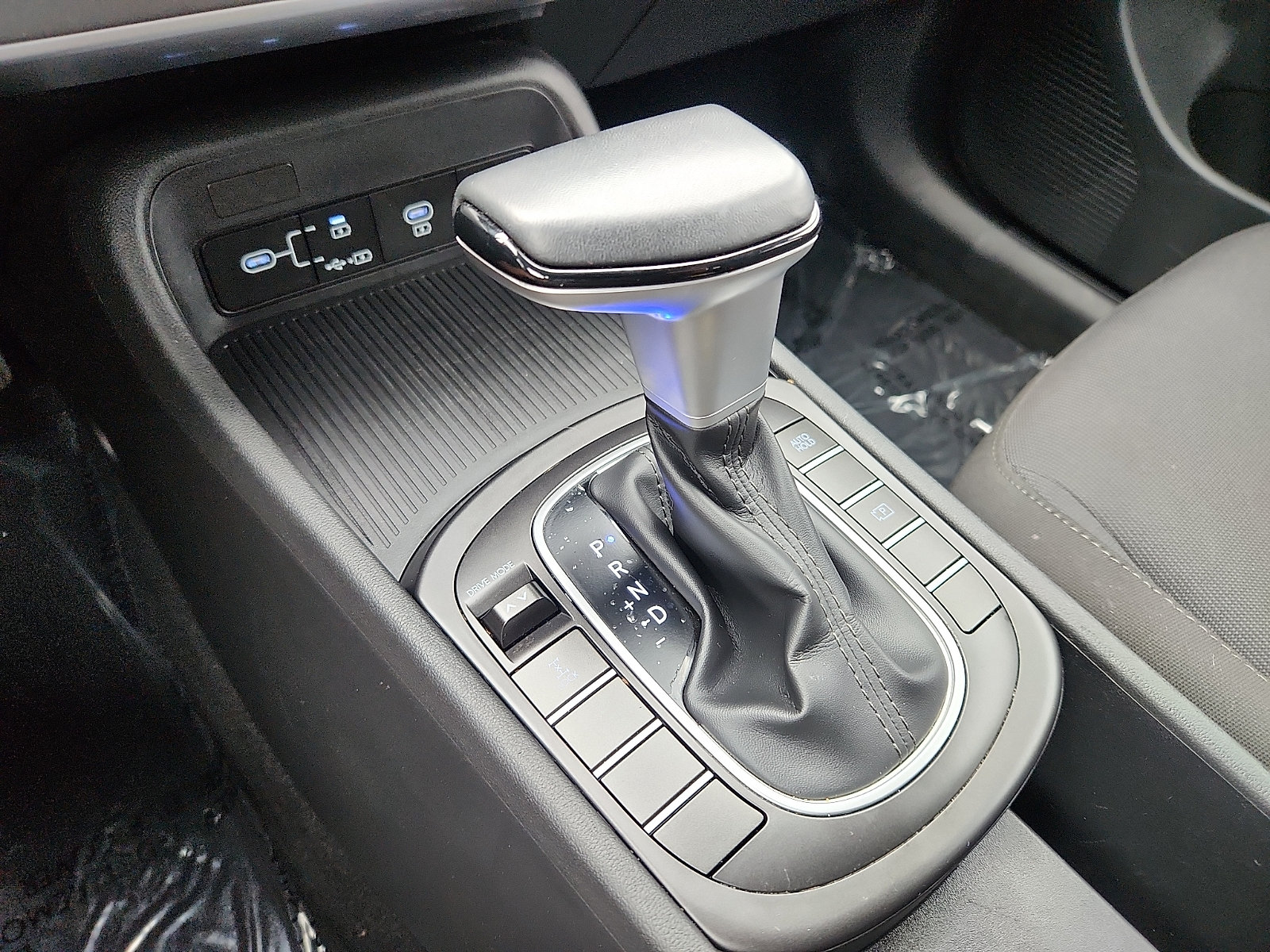 Certified 2024 Hyundai Kona SEL AWD/4WD image 15