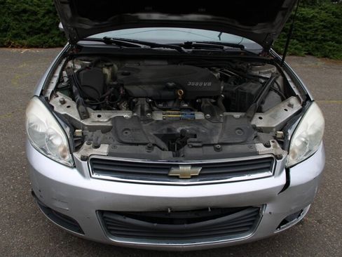 Used 2010 Chevrolet Impala LT w/ Luxury Edition Package FWD image 18
