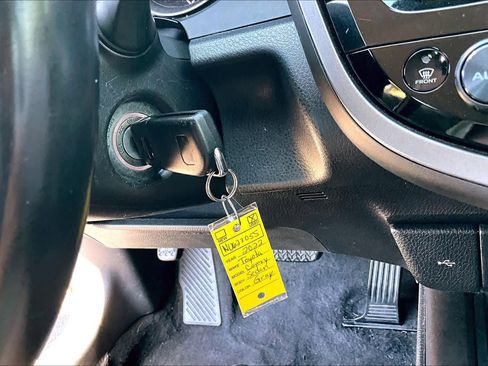 Used 2022 Toyota Camry SE FWD image 14