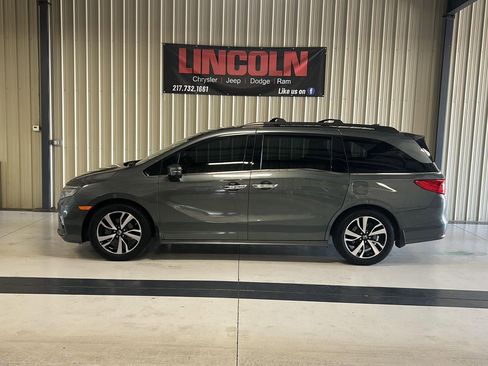 Used 2019 Honda Odyssey Elite image 2