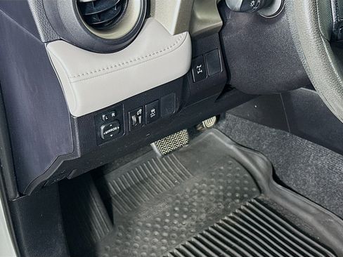 Used 2014 Toyota RAV4 XLE AWD/4WD image 16