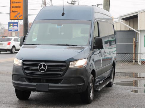 Used 2019 Mercedes-Benz Sprinter 144 image 3
