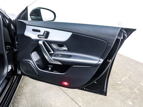 Used 2023 Mercedes-Benz CLA 250 image 24