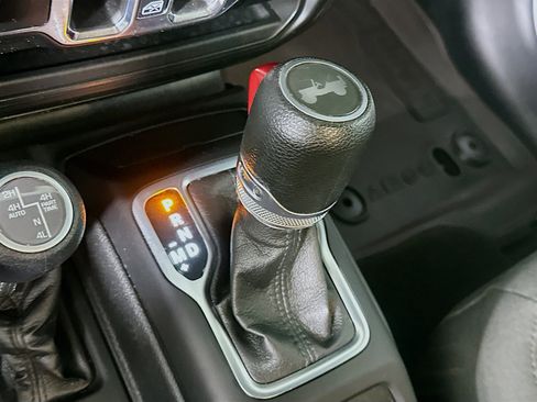 Used 2023 Jeep Wrangler Unlimited w/ Sun & Screen Package AWD/4WD image 25