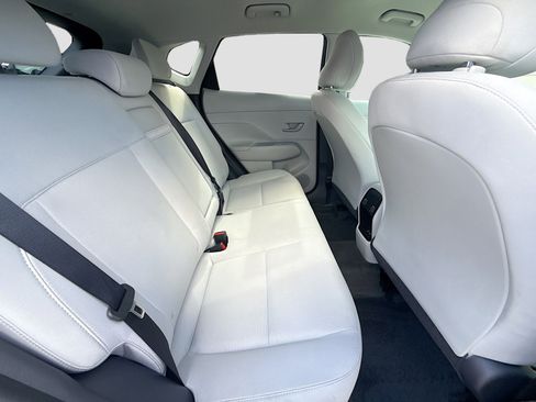 Used 2025 Hyundai Kona SEL image 28