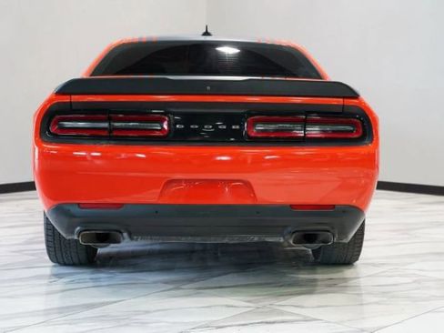 Used 2017 Dodge Challenger R/T Scat Pack RWD image 8