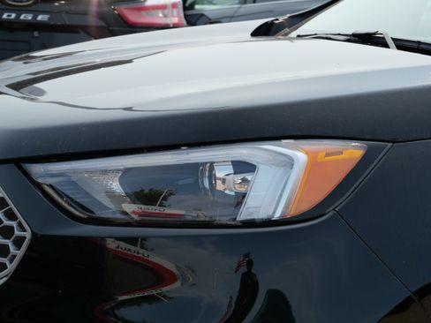 Used 2024 Ford Edge SEL AWD/4WD image 3