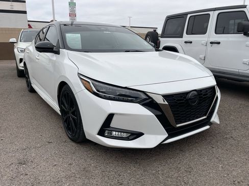 Used 2023 Nissan Sentra SR w/ SR Premium Package image 2