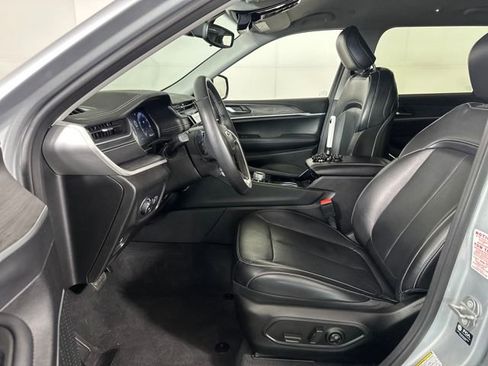 Used 2021 Jeep Grand Cherokee L Limited image 11