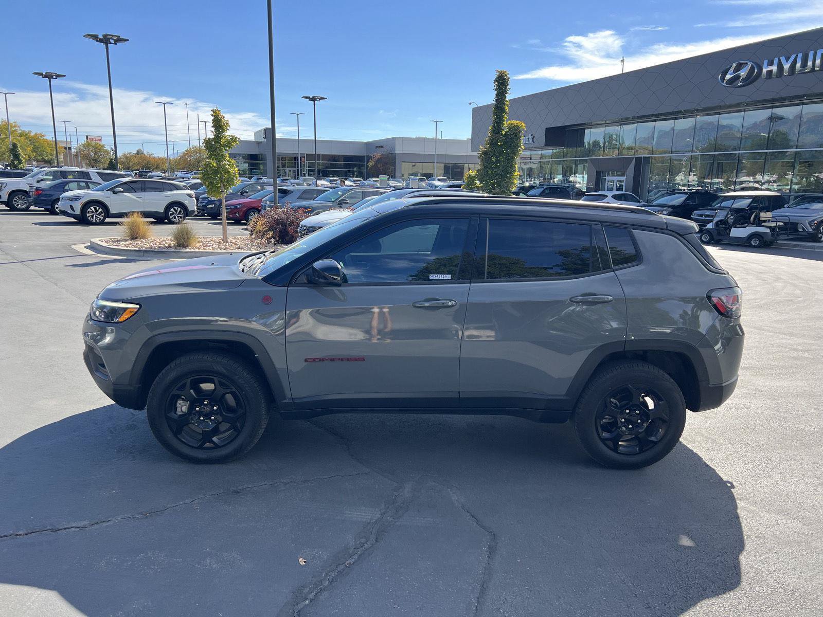 Used 2023 Jeep Compass Trailhawk w/ Trailhawk Elite Group AWD/4WD image 21