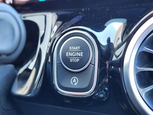 Used 2025 Mercedes-Benz GLA 250 4MATIC image 26