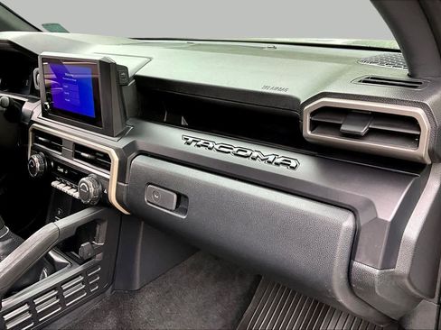 Certified 2025 Toyota Tacoma SR w/ SR Upgrade Package AWD/4WD image 17