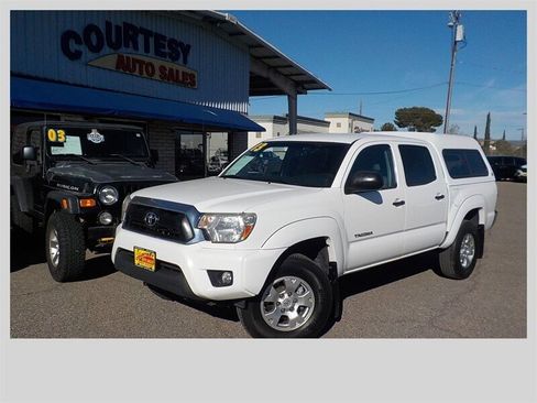 Used 2013 Toyota Tacoma 4x4 Double Cab w/ SR5 Pkg image 1