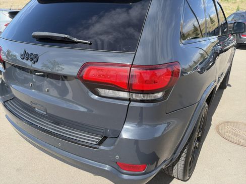 Used 2018 Jeep Grand Cherokee Altitude AWD/4WD image 59